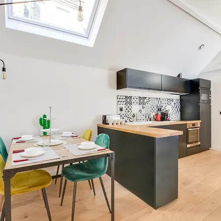 Centre - Superb 60m2 2bed ! Daire
